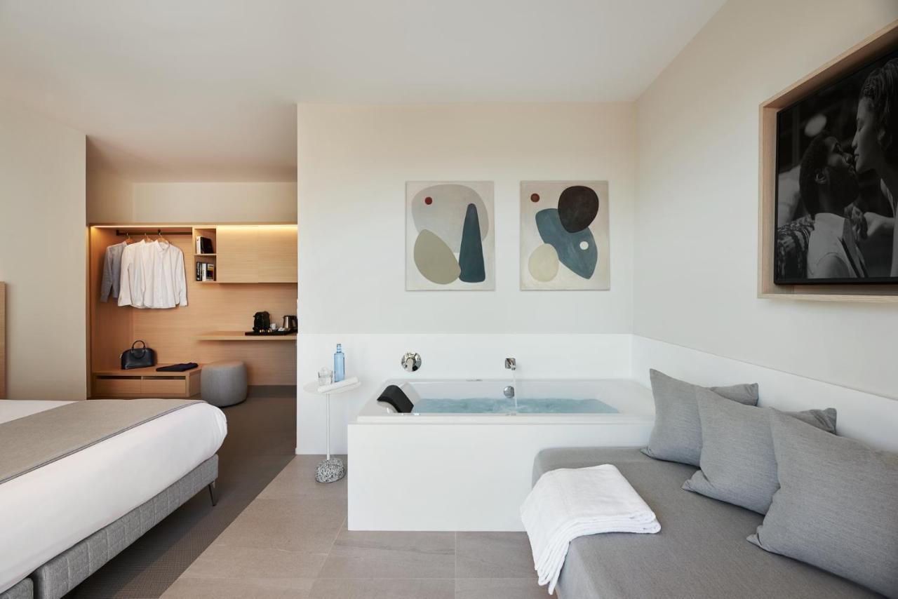 Hotel Restaurant Ceferino Vilanova i la Geltrú Exteriör bild