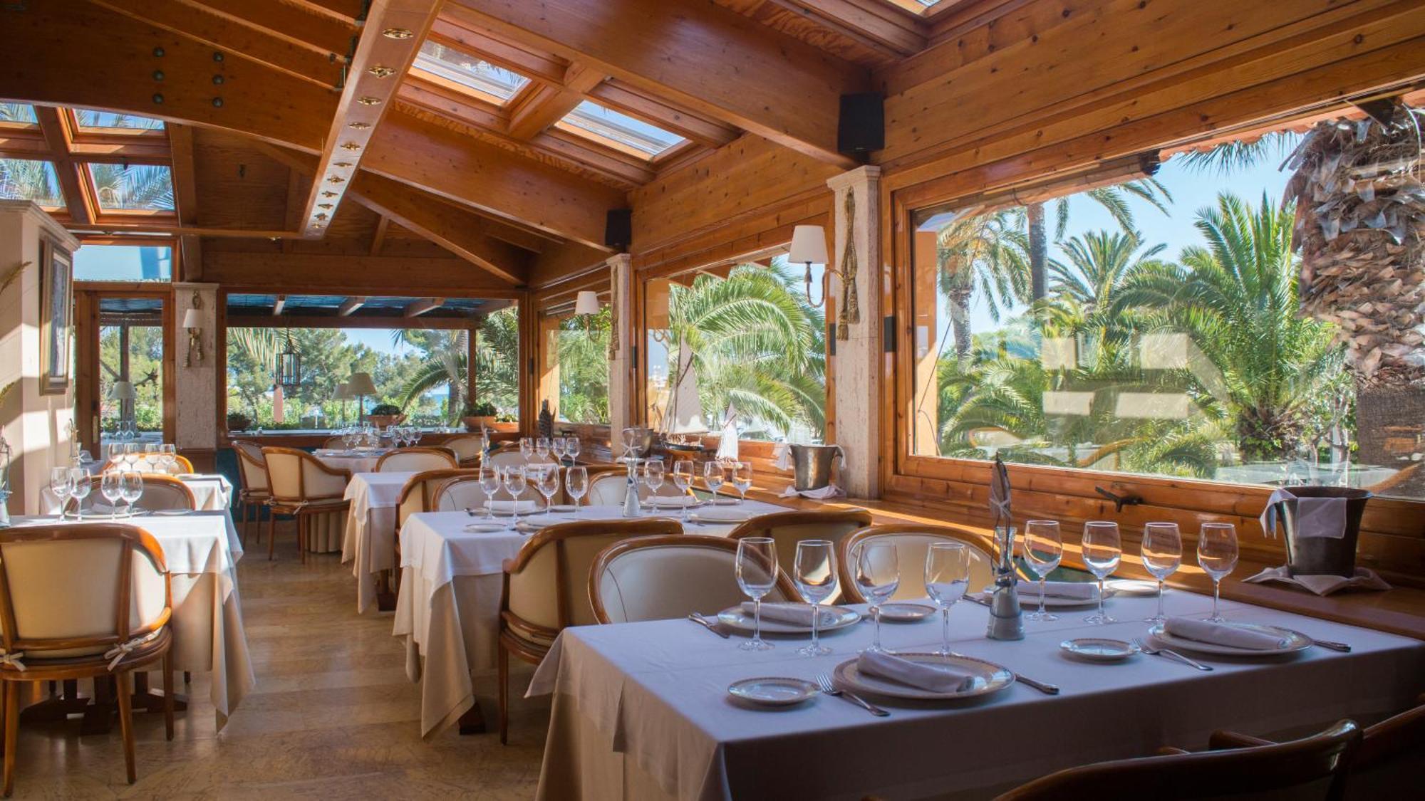 Hotel Restaurant Ceferino Vilanova i la Geltrú Exteriör bild